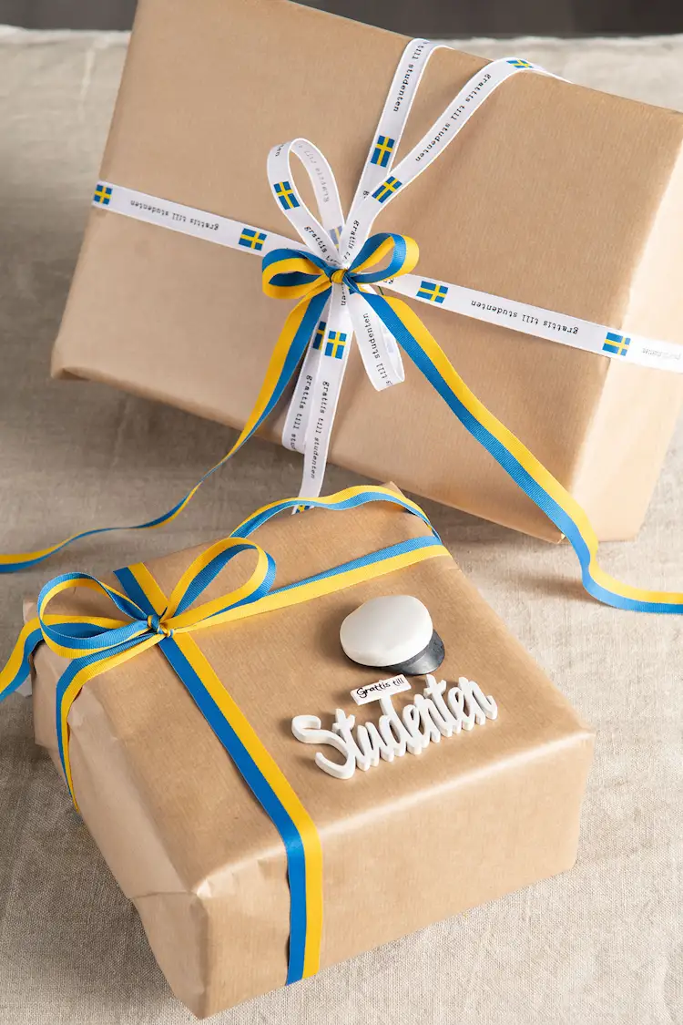 Stick Grattis Till Studenten vit 8 cm