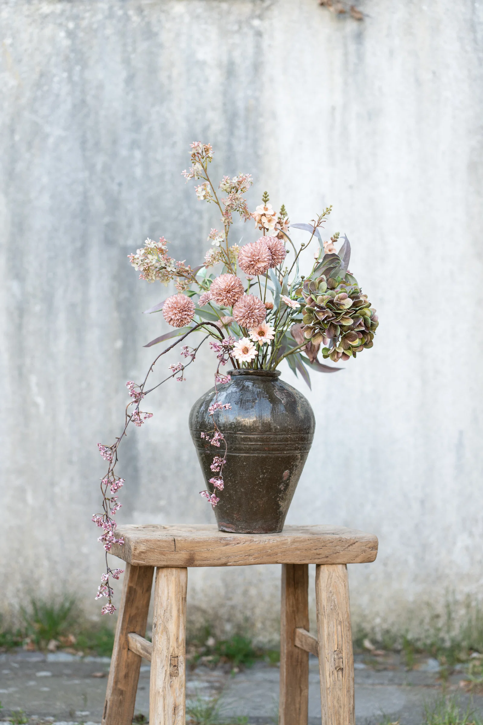 Konstgjord roséfärgad kejsarolvon 108 cm med små dekorativa blommor